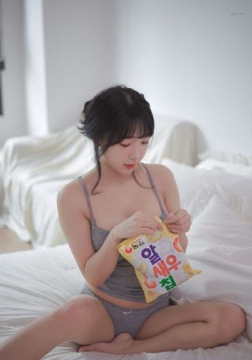 饭桌上故意张开腿让公在线观
