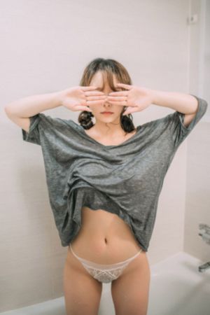 午夜视频在线播放