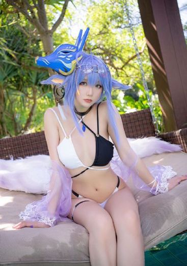 裙子下面的野兽